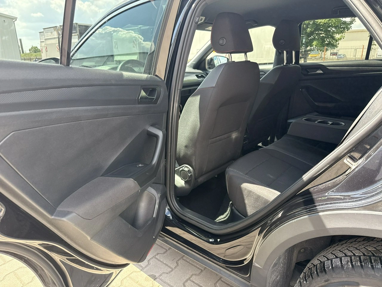 Volkswagen T-Roc - Zdjęcie 13
