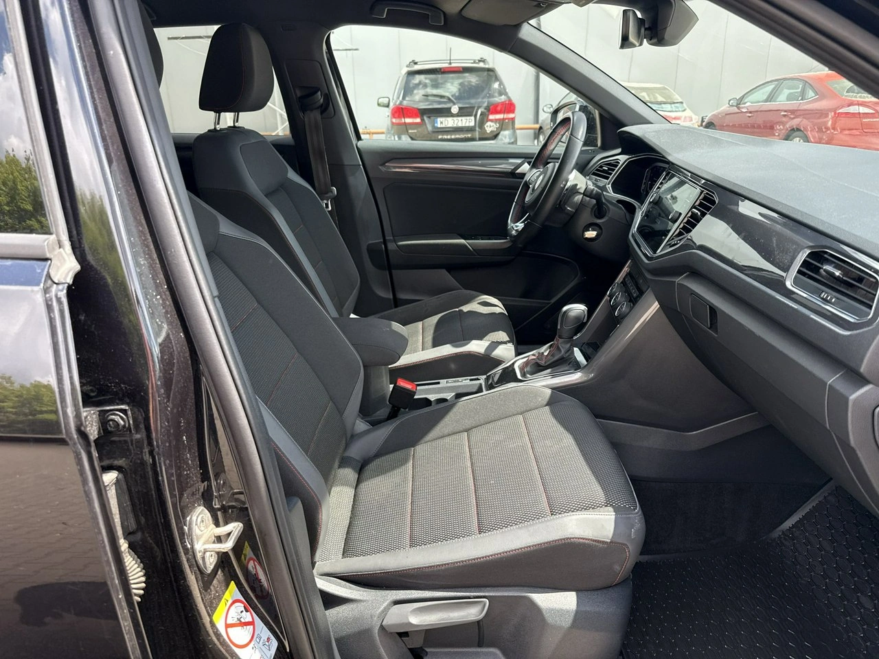 Volkswagen T-Roc - Zdjęcie 19