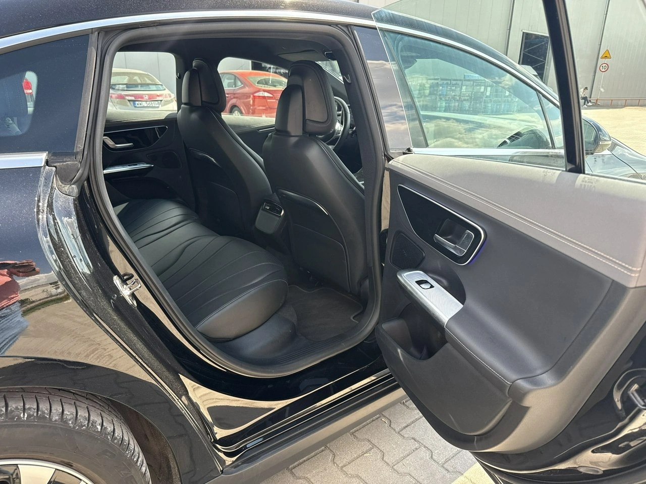 Mercedes EQE - Zdjęcie 16