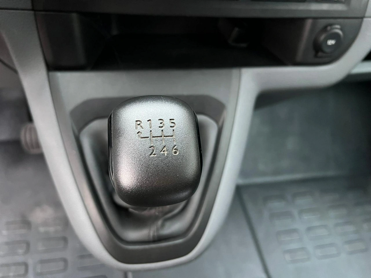 Peugeot Traveller - Zdjęcie 14