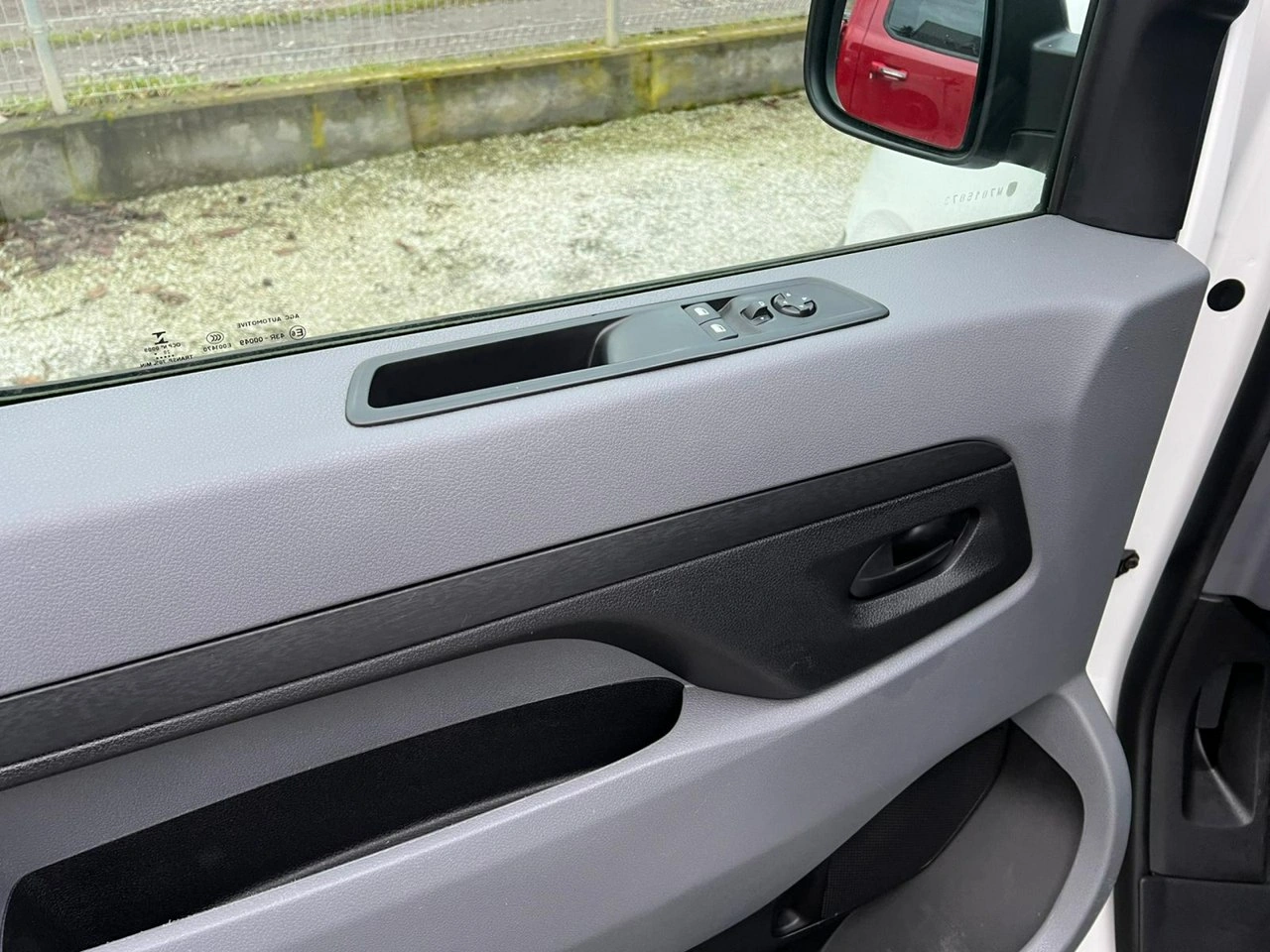 Peugeot Traveller - Zdjęcie 18