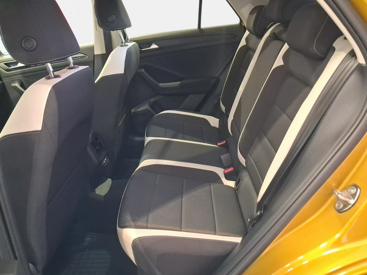 Volkswagen T-Roc - Zdjęcie 9