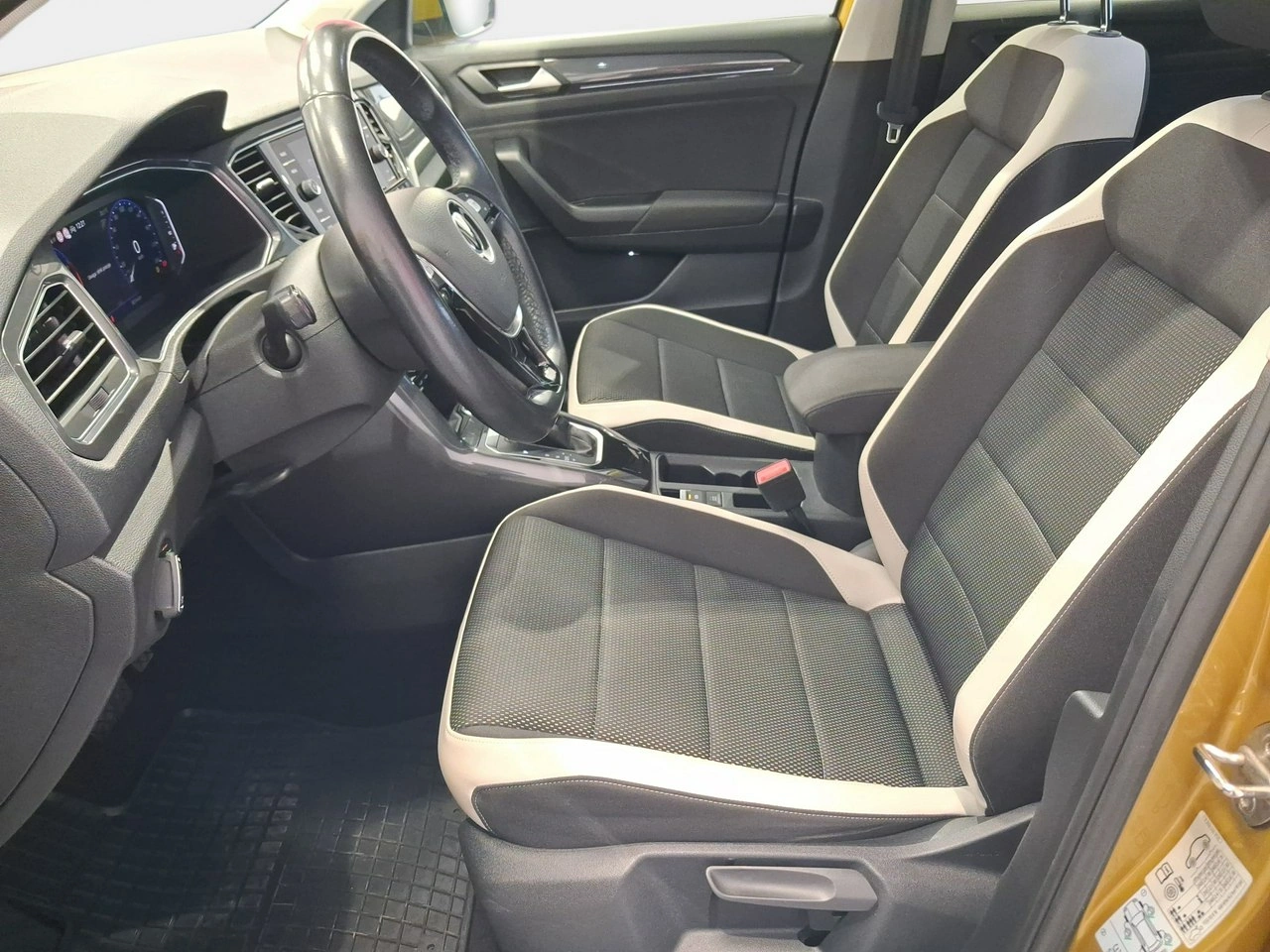Volkswagen T-Roc - Zdjęcie 8