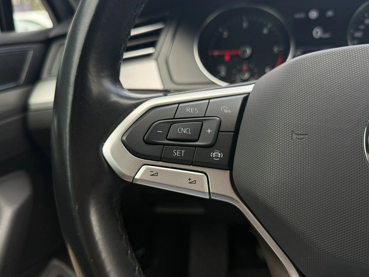 Volkswagen Passat - Zdjęcie 19