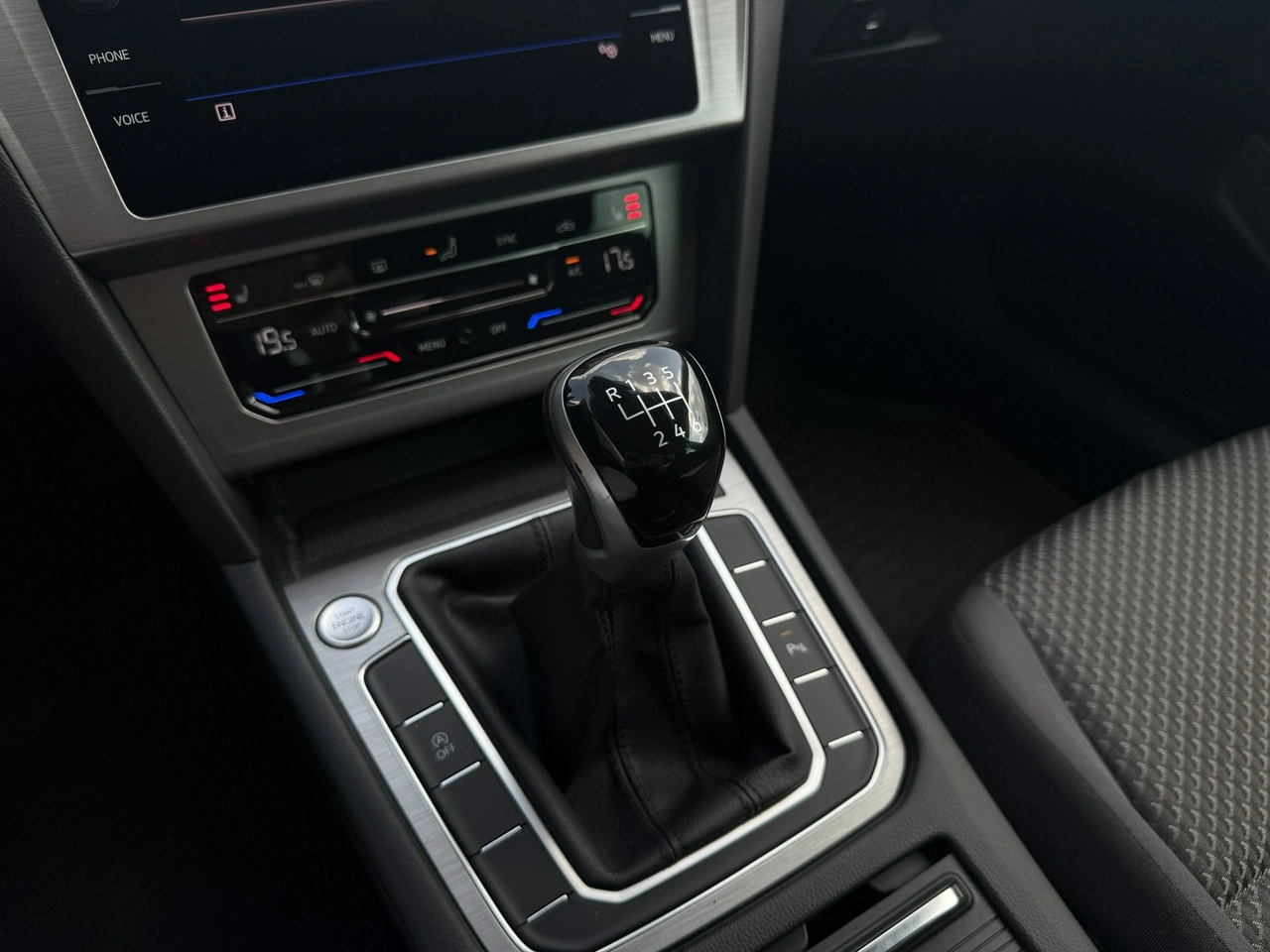 Volkswagen Passat - Zdjęcie 28