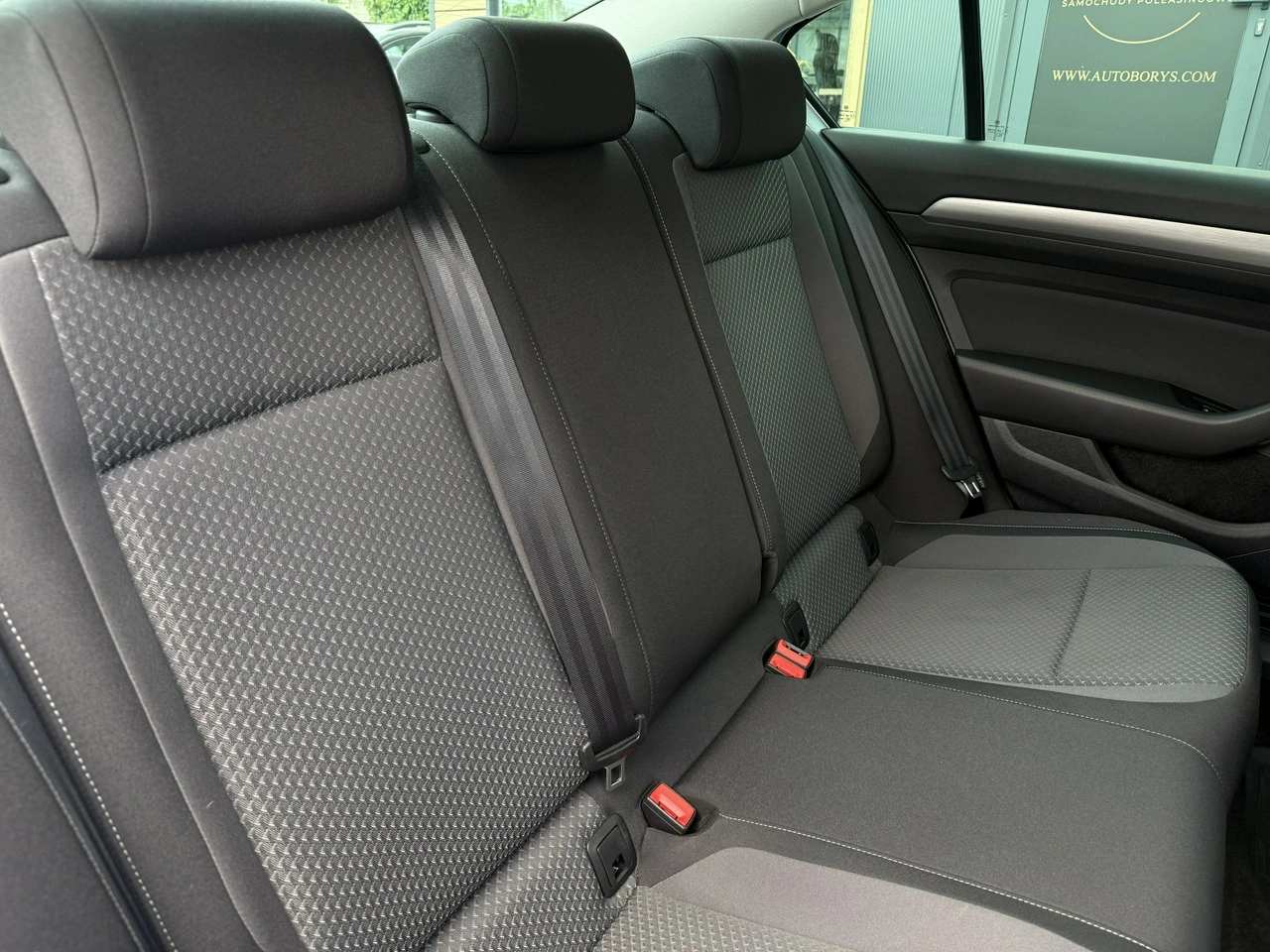 Volkswagen Passat - Zdjęcie 35