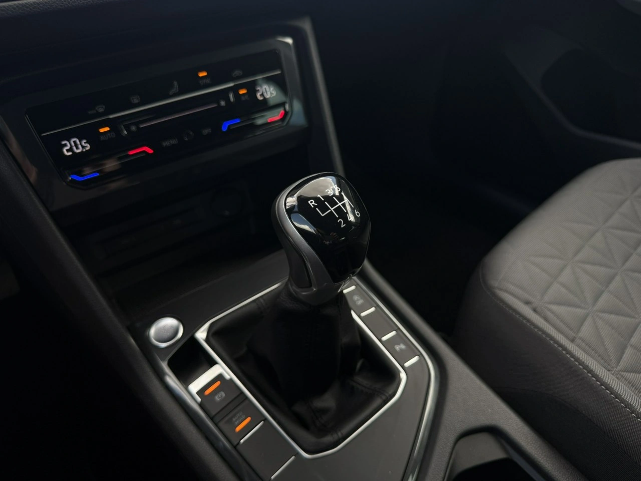 Volkswagen Tiguan - Zdjęcie 12