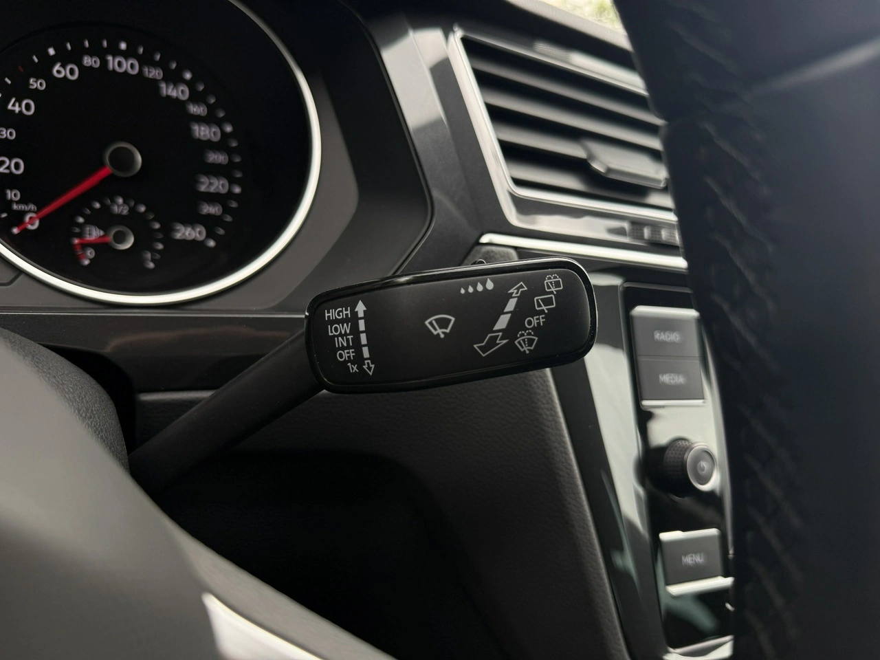 Volkswagen Tiguan - Zdjęcie 18