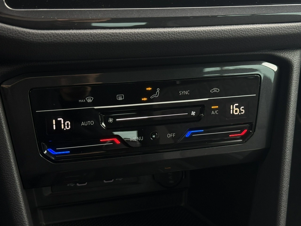 Volkswagen Tiguan - Zdjęcie 24