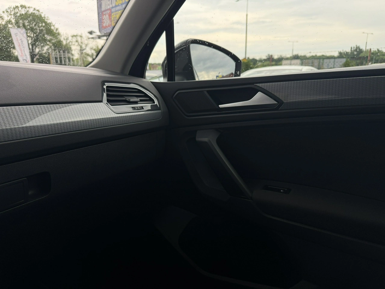 Volkswagen Tiguan - Zdjęcie 29