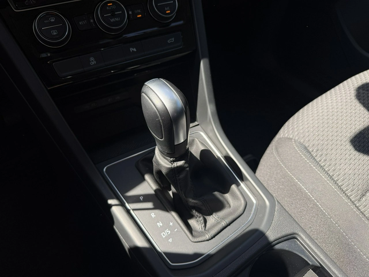Volkswagen Touran - Zdjęcie 12