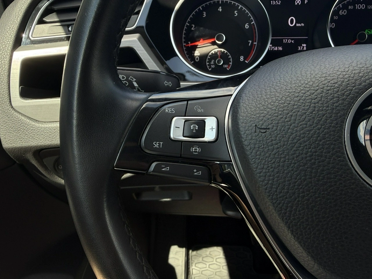 Volkswagen Touran - Zdjęcie 17
