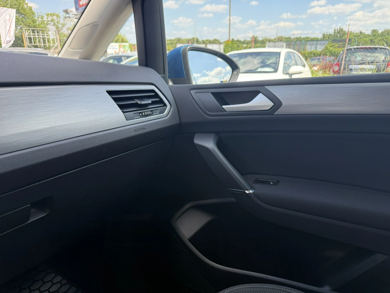Volkswagen Touran - Zdjęcie 28