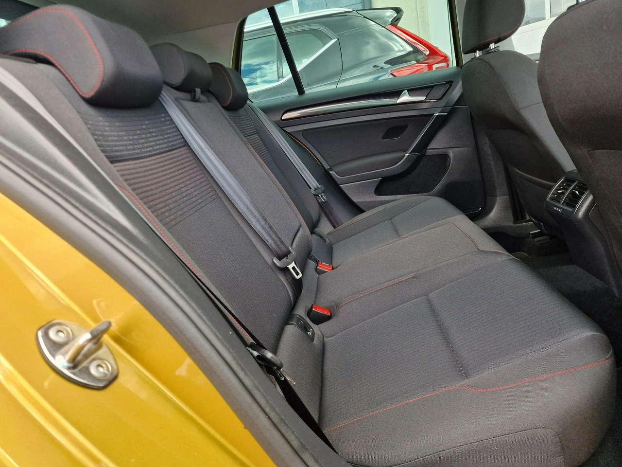 Volkswagen Golf - Zdjęcie 25