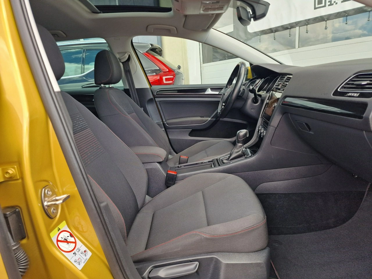 Volkswagen Golf - Zdjęcie 27