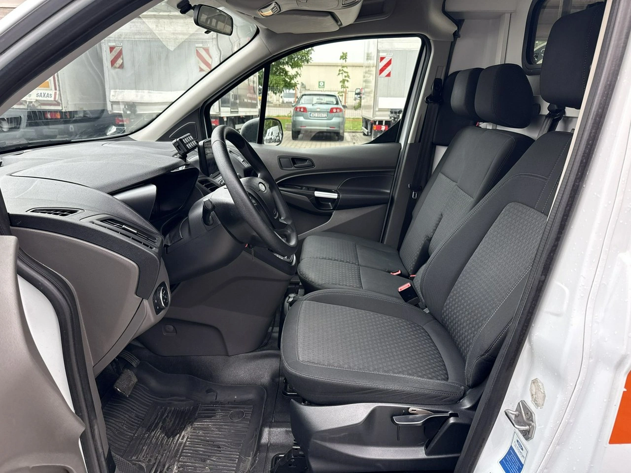 Ford Transit Connect - Zdjęcie 10