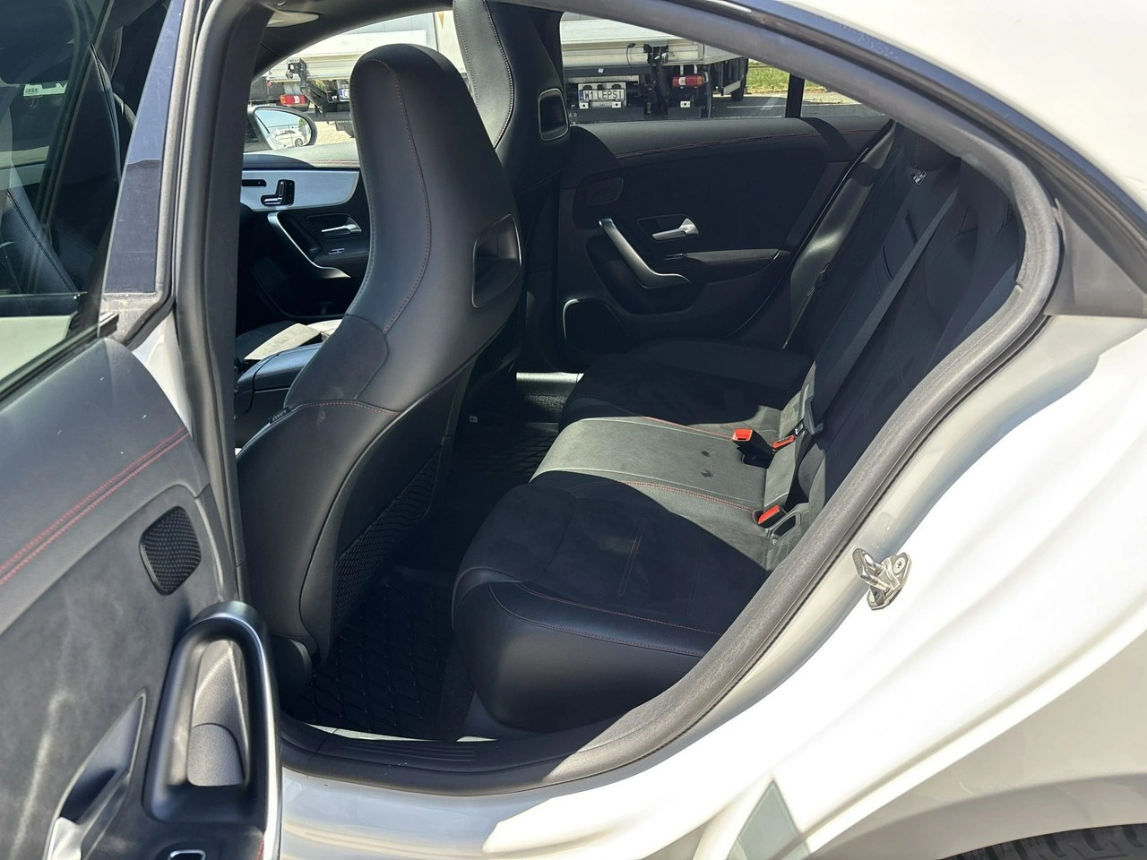 Mercedes CLA 200 - Zdjęcie 11