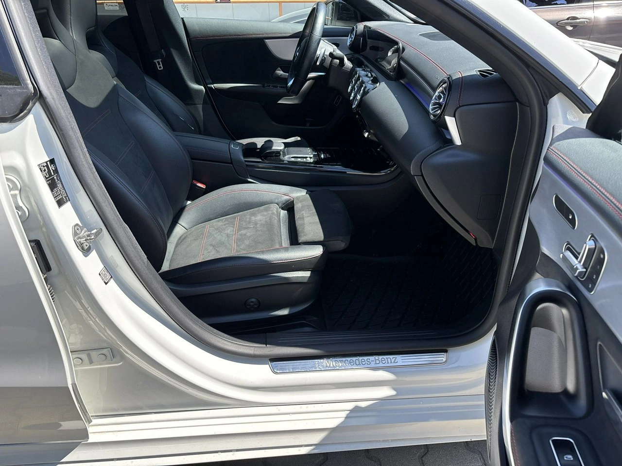 Mercedes CLA 200 - Zdjęcie 18