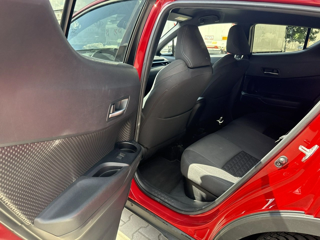 Toyota C-HR - Zdjęcie 13