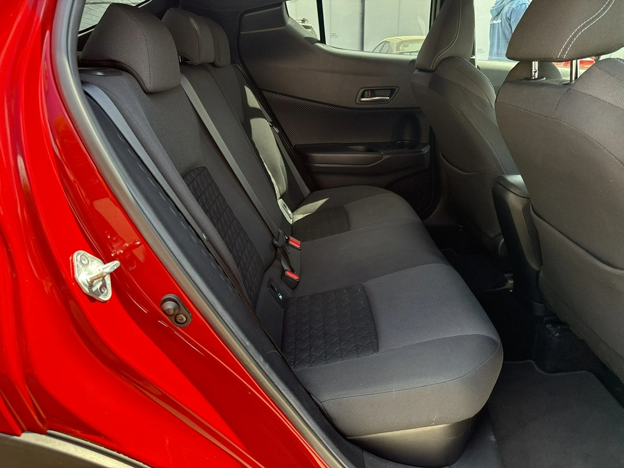 Toyota C-HR - Zdjęcie 17
