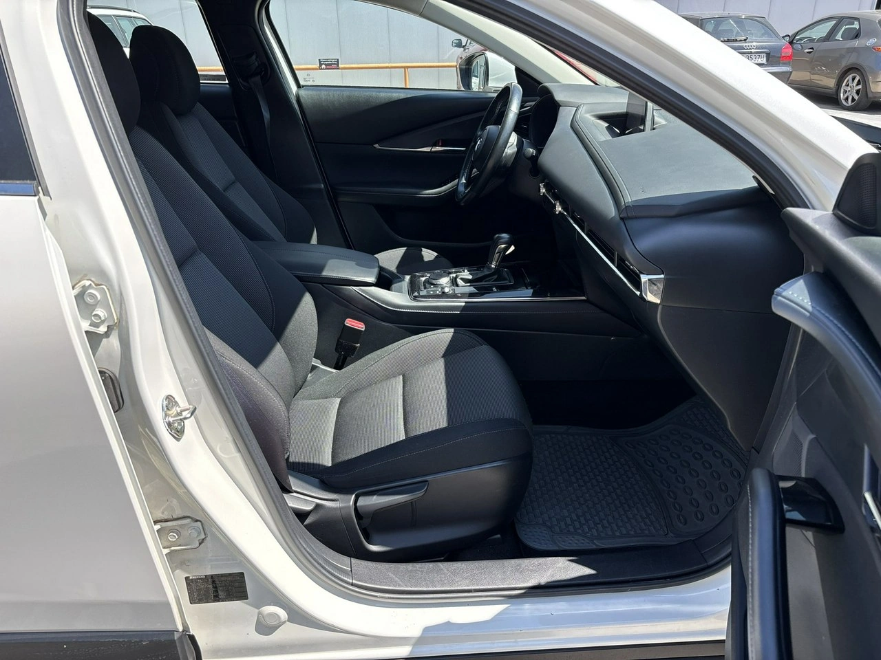 Mazda CX-30 - Zdjęcie 17