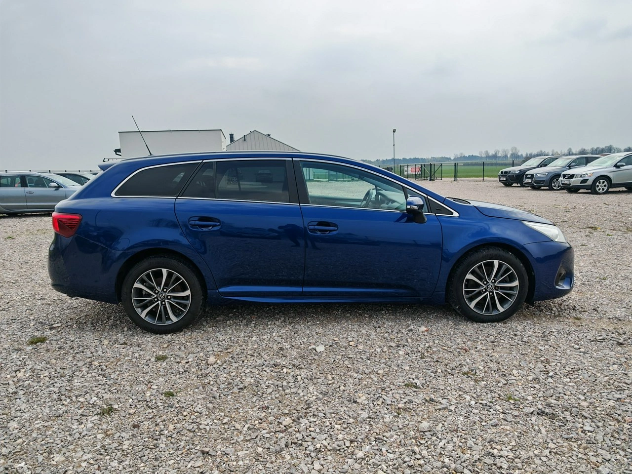Toyota Avensis - Zdjęcie 23