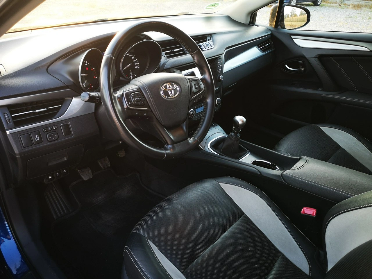 Toyota Avensis - Zdjęcie 6