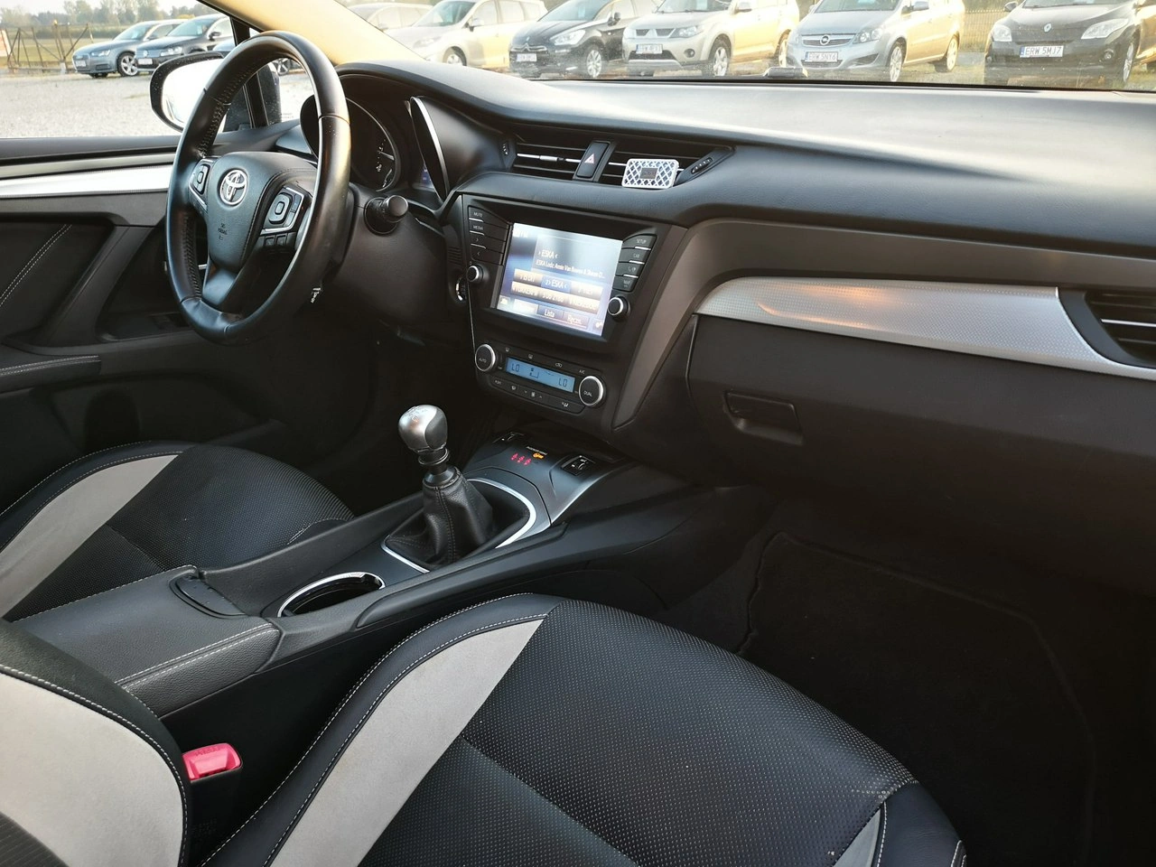 Toyota Avensis - Zdjęcie 7