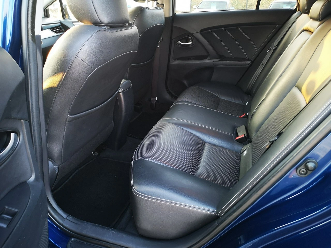 Toyota Avensis - Zdjęcie 8
