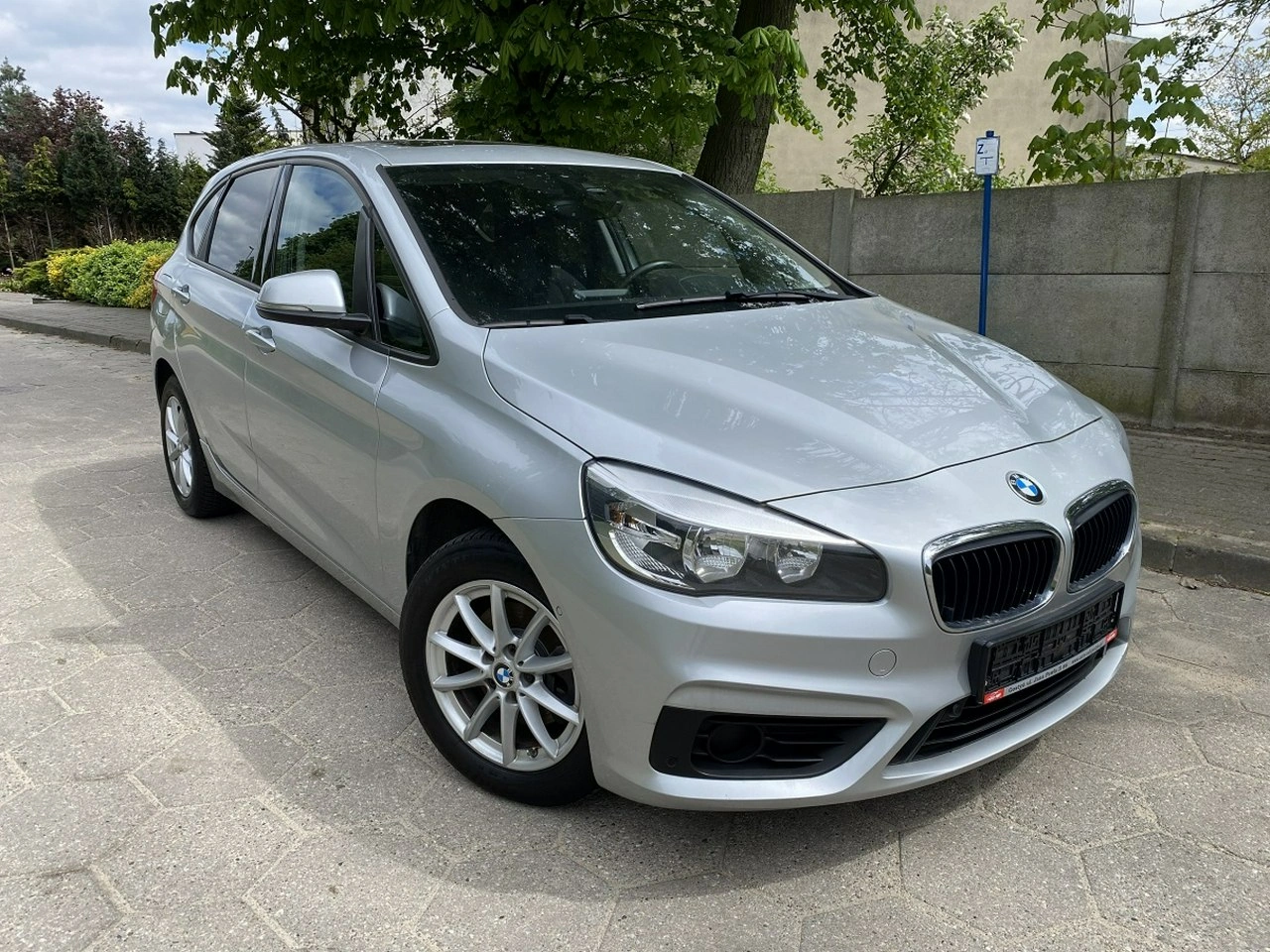 BMW 216 - Główne zdjęcie