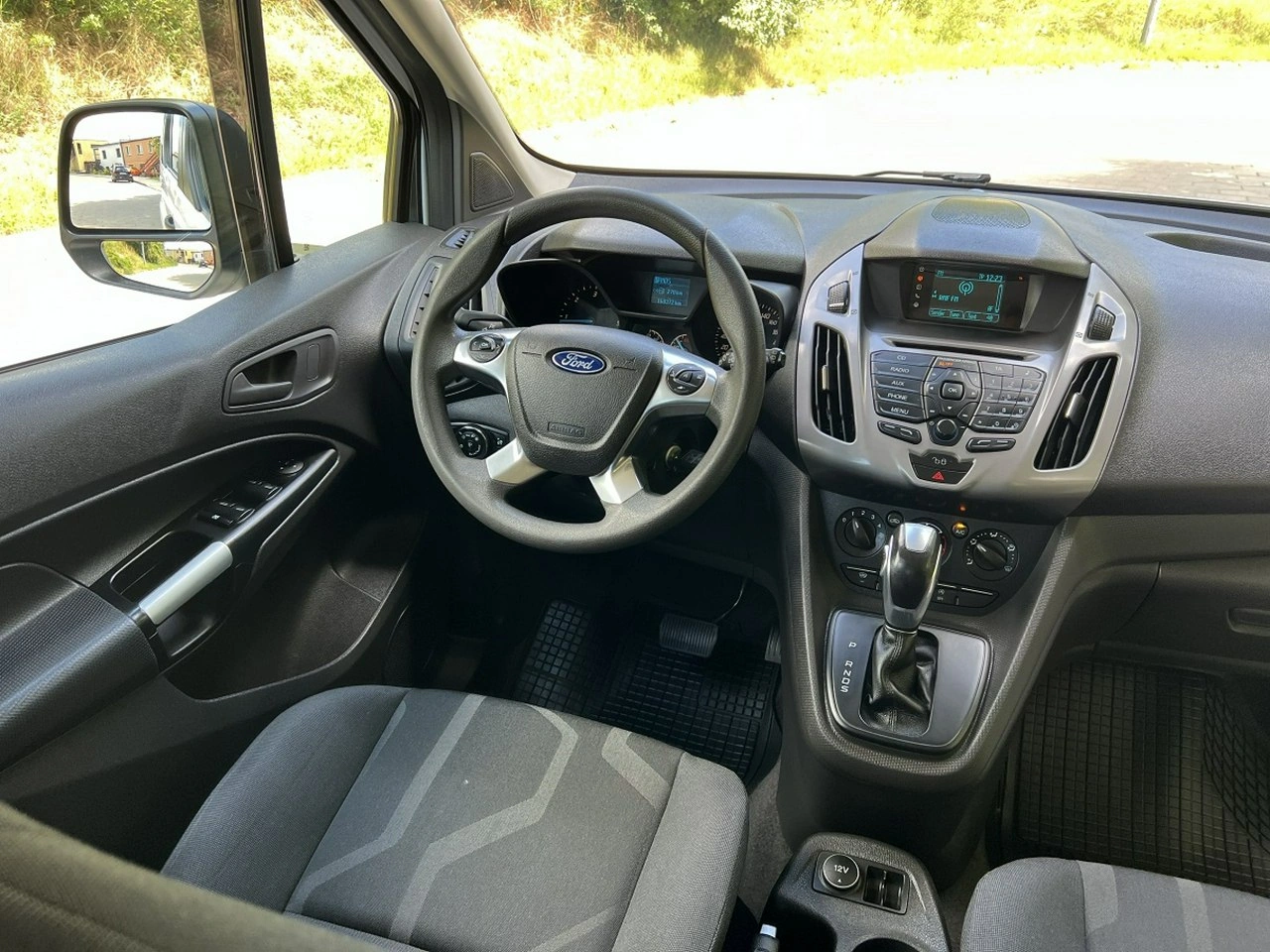 Ford Grand Tourneo Connect - Zdjęcie 9