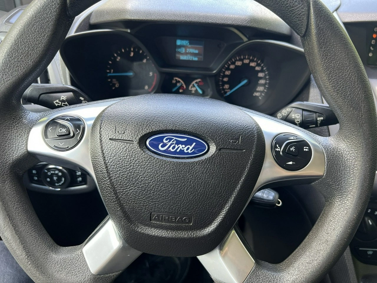 Ford Grand Tourneo Connect - Zdjęcie 10