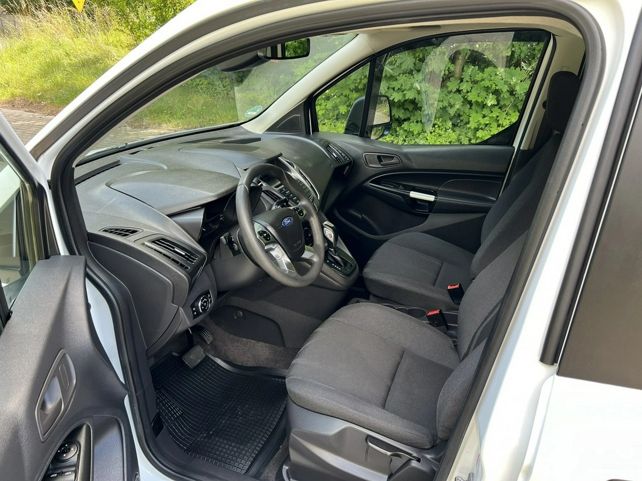 Ford Grand Tourneo Connect - Zdjęcie 6