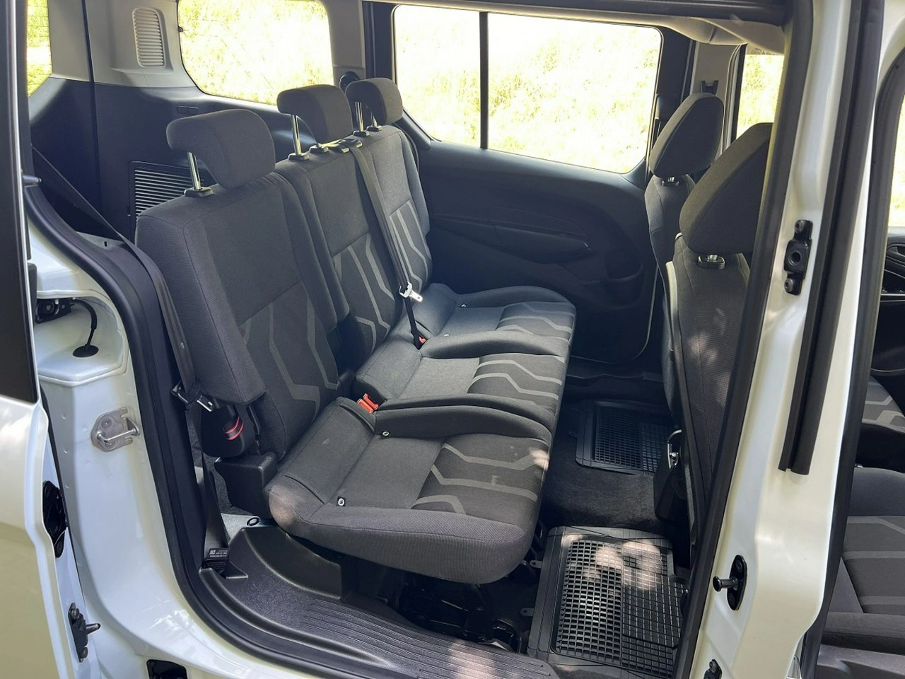 Ford Grand Tourneo Connect - Zdjęcie 8