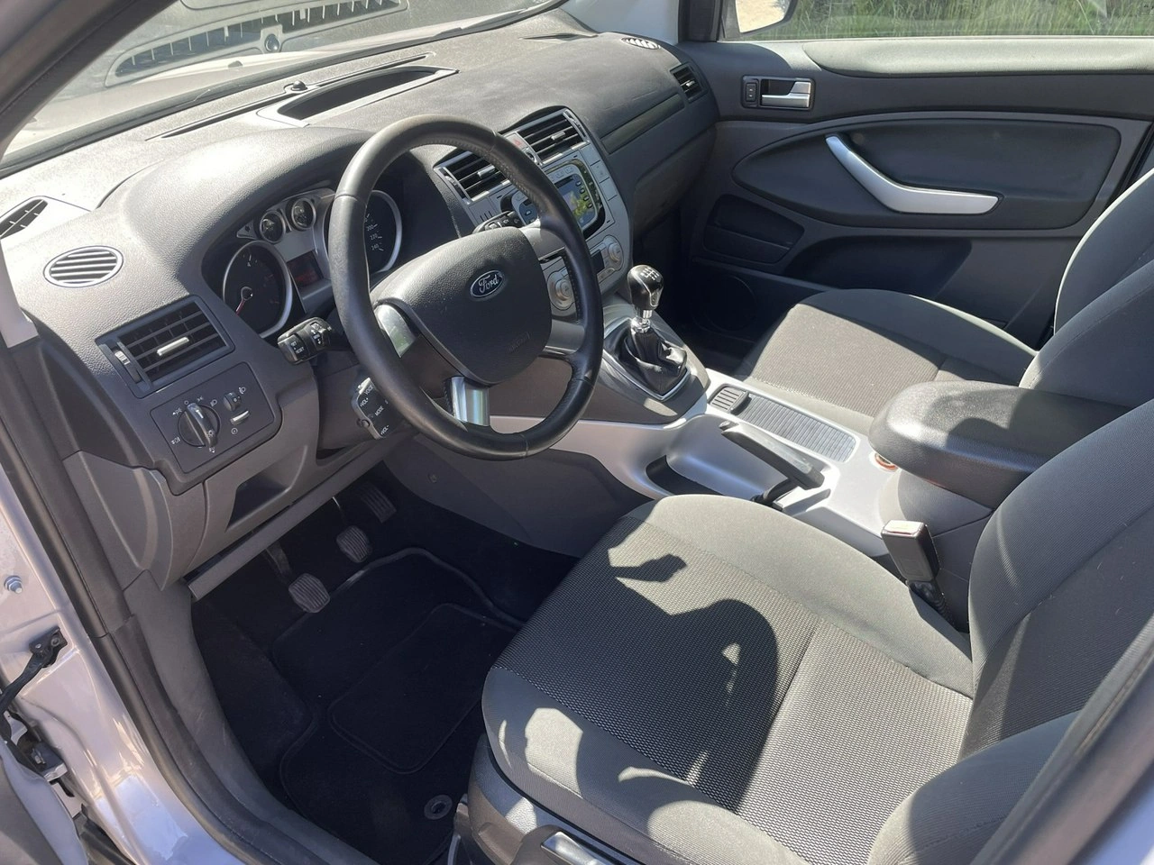 Ford Kuga - Zdjęcie 9