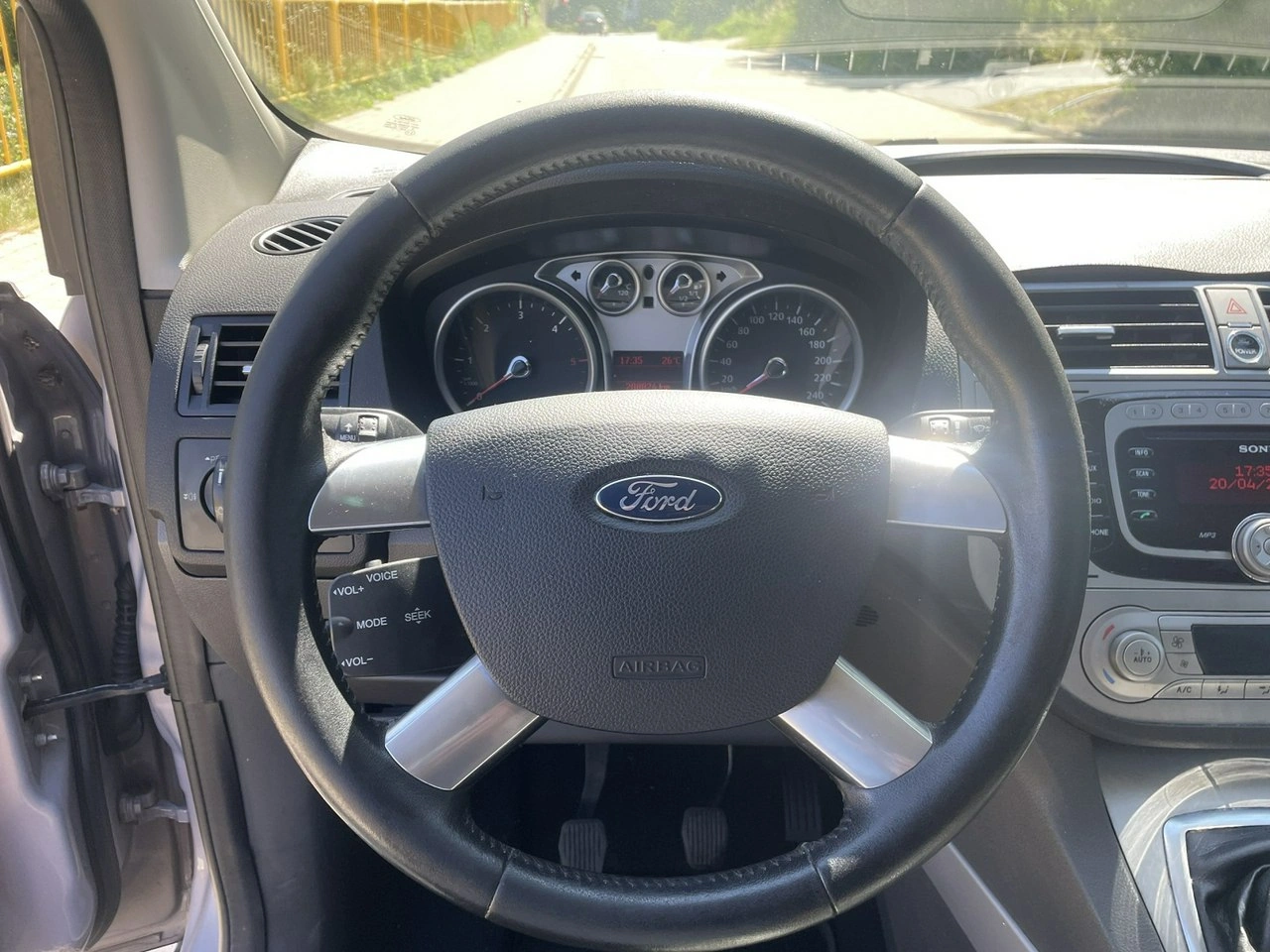 Ford Kuga - Zdjęcie 11