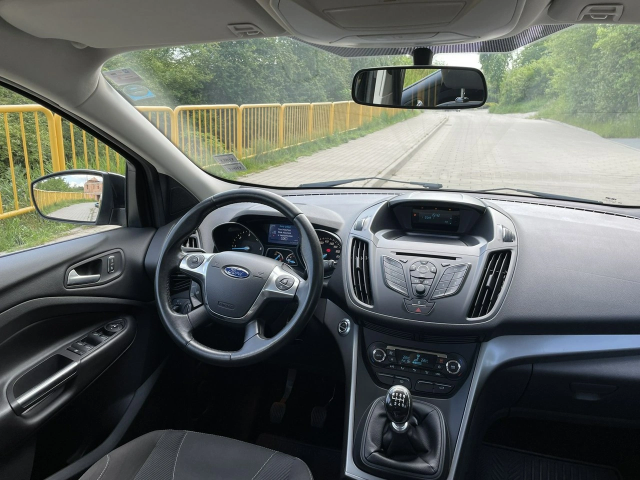 Ford Kuga - Zdjęcie 9