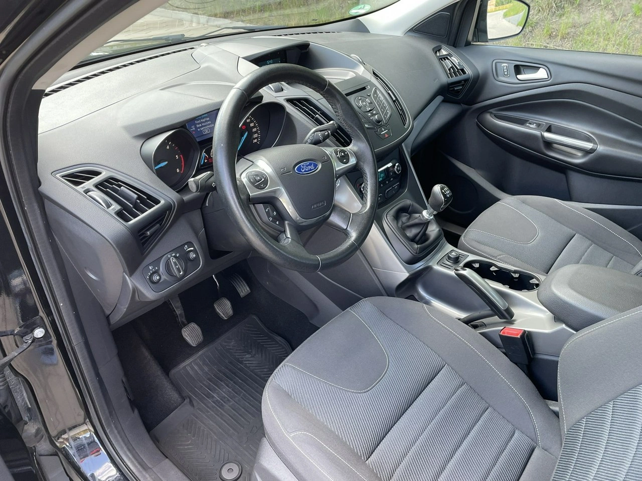Ford Kuga - Zdjęcie 10