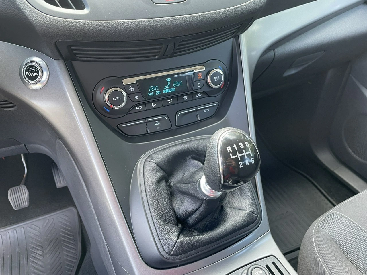 Ford Kuga - Zdjęcie 11