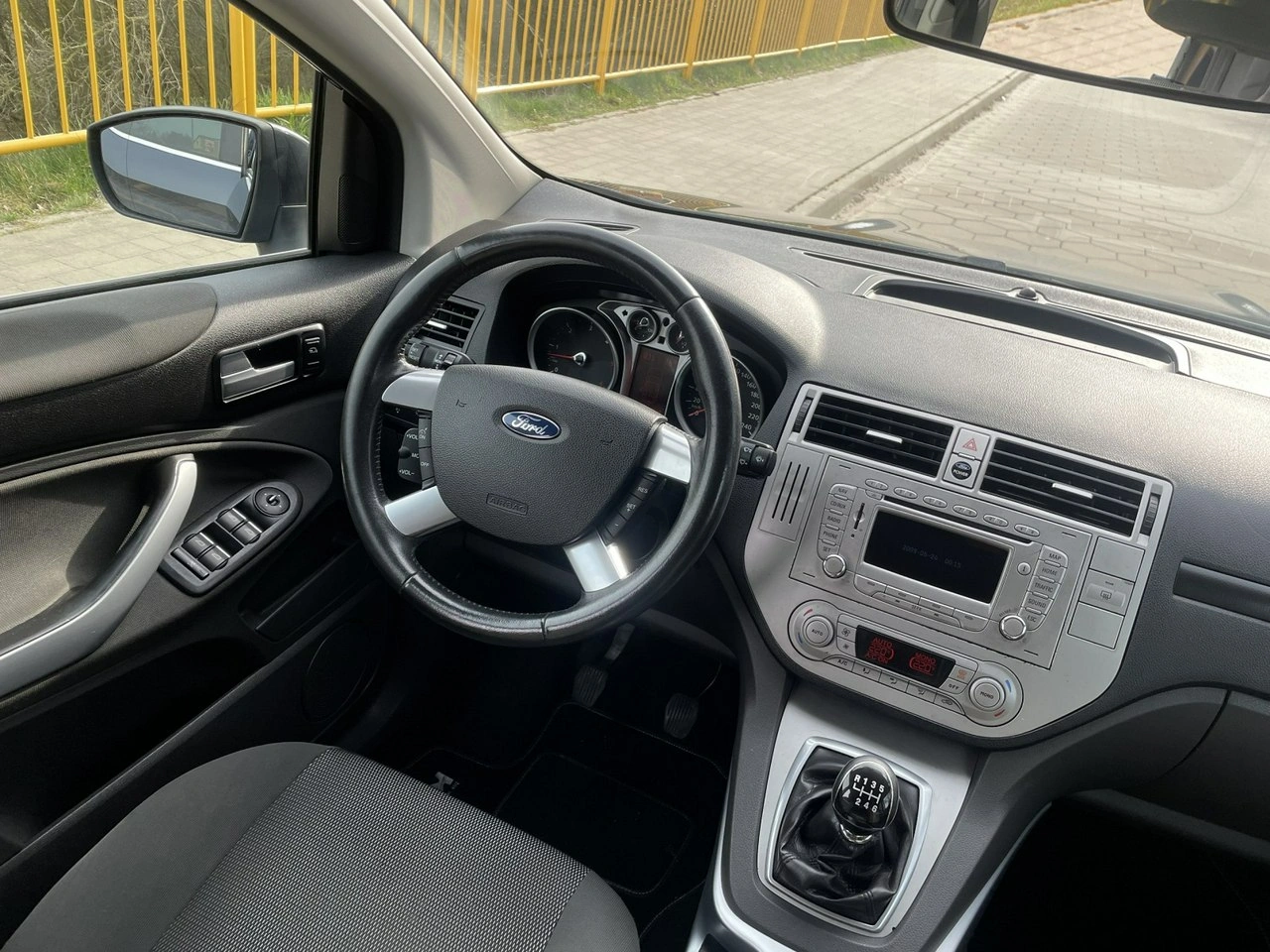 Ford Kuga - Zdjęcie 9