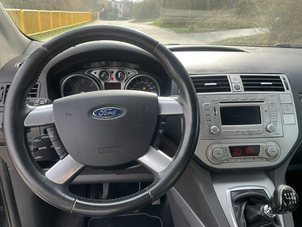 Ford Kuga - Zdjęcie 10