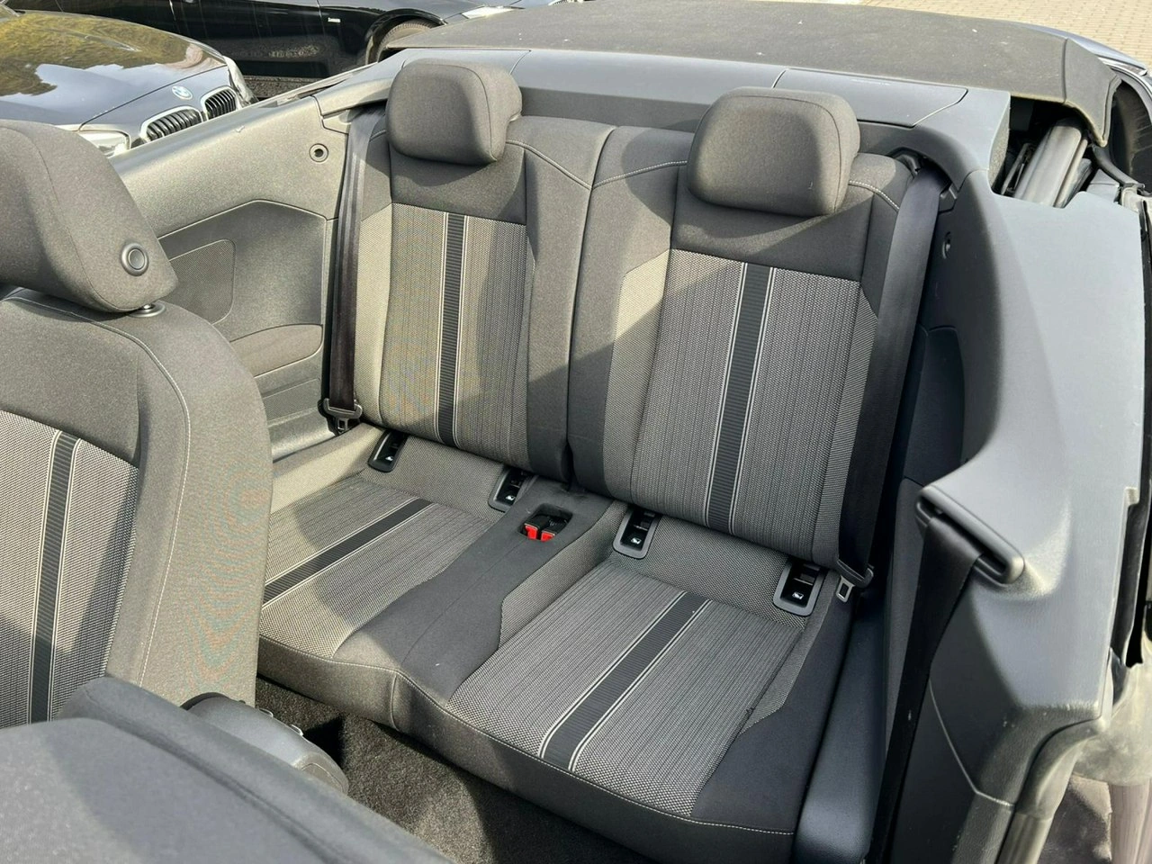 Volkswagen T-Roc - Zdjęcie 10