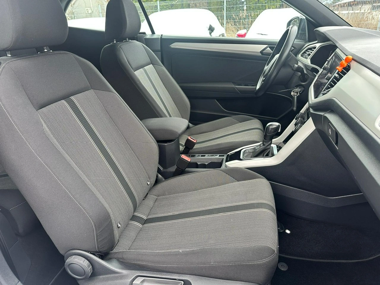 Volkswagen T-Roc - Zdjęcie 11