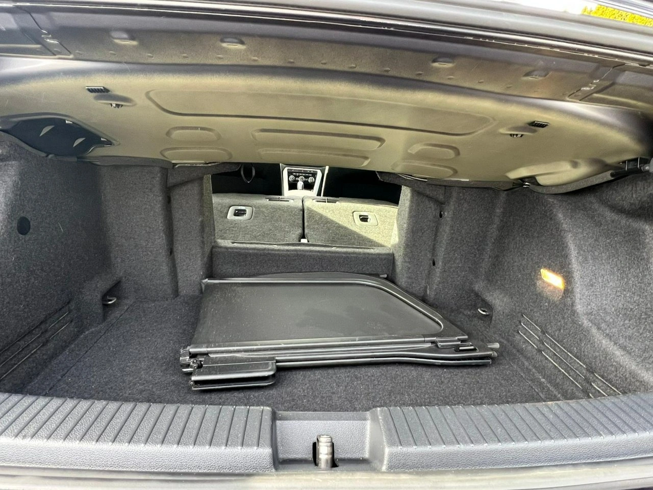 Volkswagen T-Roc - Zdjęcie 13