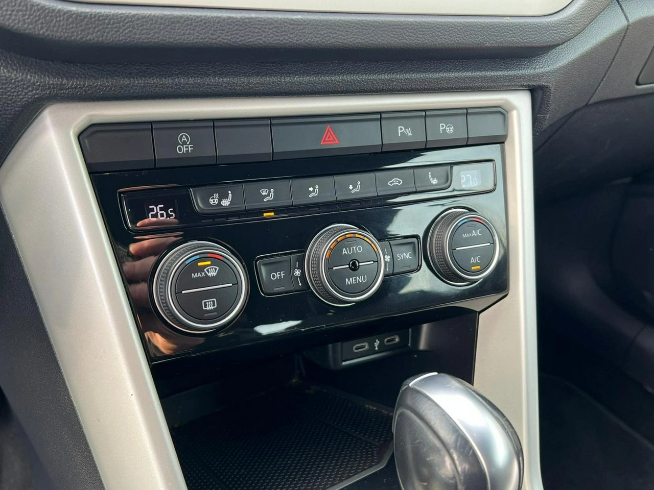 Volkswagen T-Roc - Zdjęcie 14