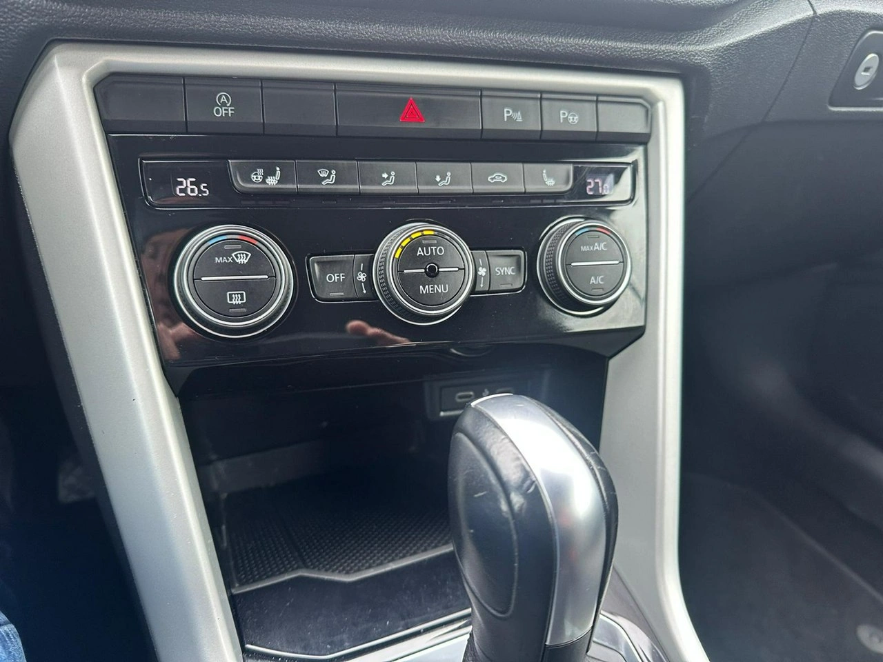 Volkswagen T-Roc - Zdjęcie 8