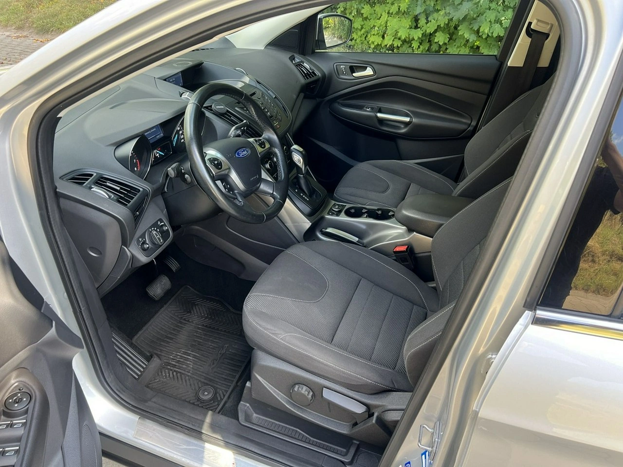 Ford Kuga - Zdjęcie 9