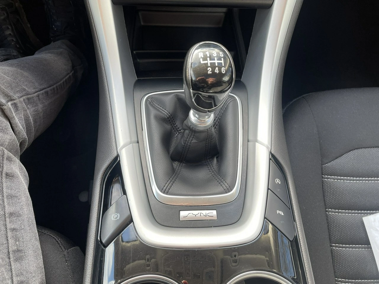 Ford Mondeo - Zdjęcie 14