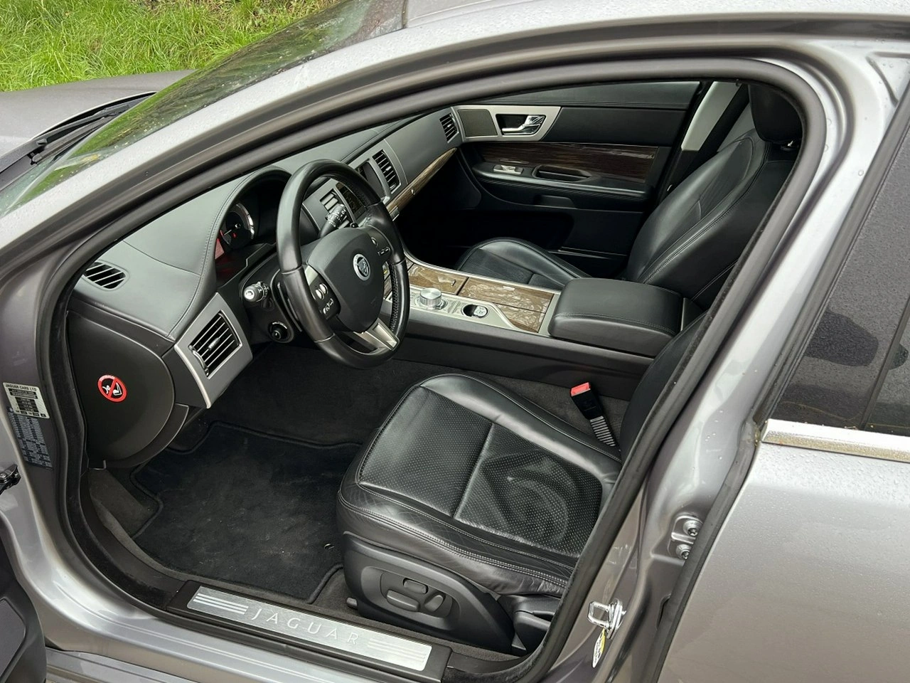 Jaguar XF - Zdjęcie 9