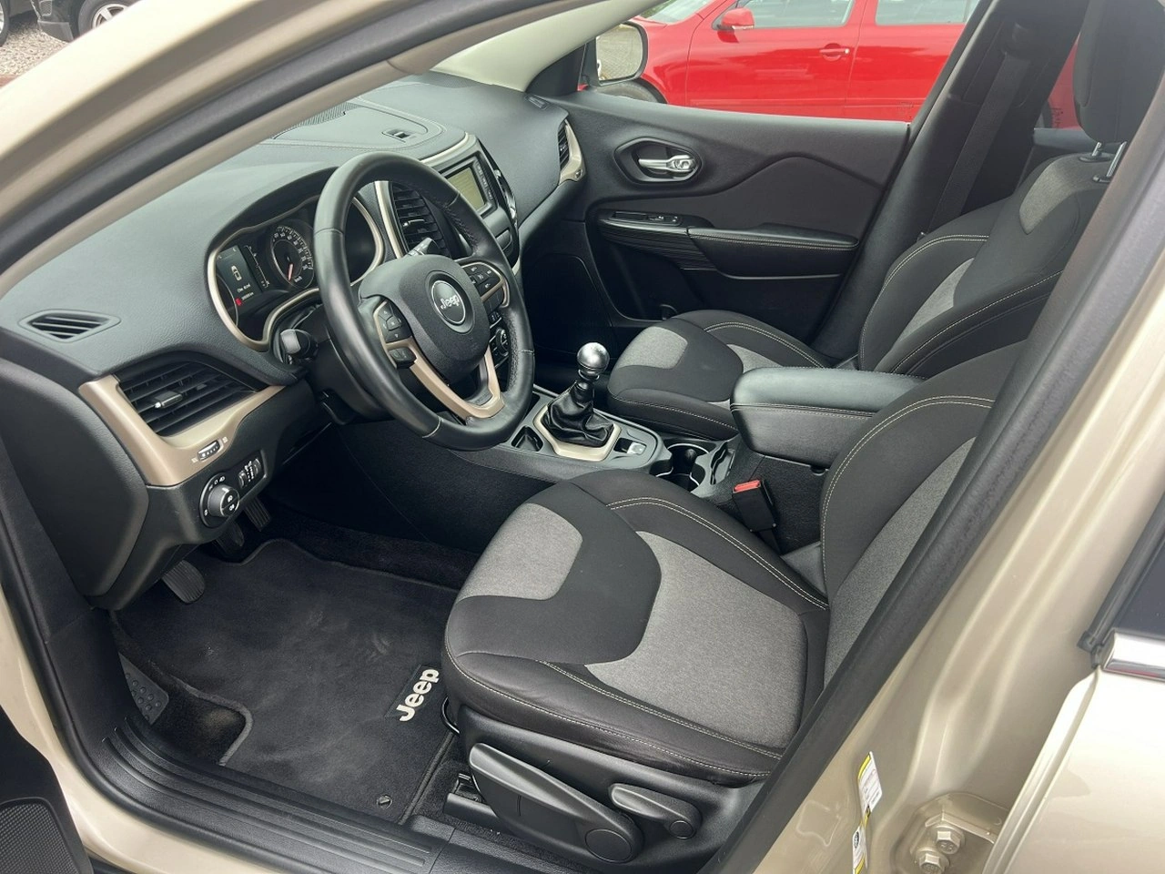 Jeep Cherokee - Zdjęcie 7